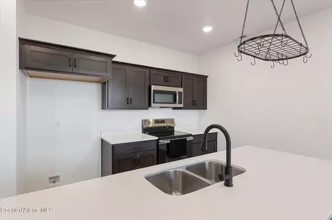 Kitchen - 5138 E Norma Ave, Post Falls, ID 83854 photo 2 of 5