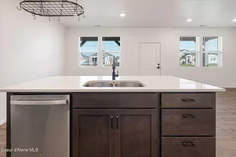 Kitchen - 5138 E Norma Ave, Post Falls, ID 83854 photo 5 of 5