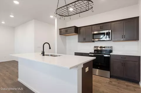 Kitchen - 5138 E Norma Ave, Post Falls, ID 83854 photo 3 of 5