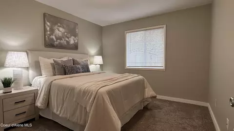 Bedroom - 216 S 4th Ave, Sandpoint, ID 83864 photo 2 of 3