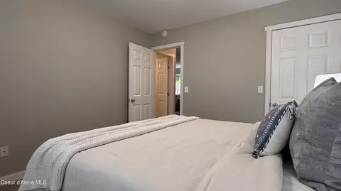 Bedroom - 216 S 4th Ave, Sandpoint, ID 83864 photo 3 of 3