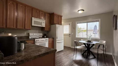 Kitchen - 216 S 4th Ave, Sandpoint, ID 83864 photo 1 of 2