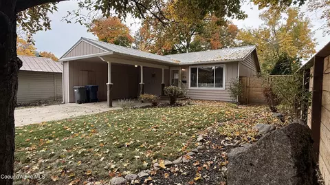 Exterior - 216 S 4th Ave, Sandpoint, ID 83864 photo 5 of 6