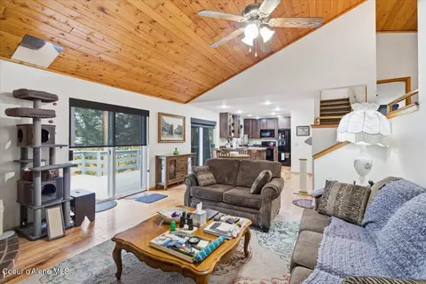 Living - 320 Sunny Shores Loop, Sagle, ID 83860 photo 3 of 4