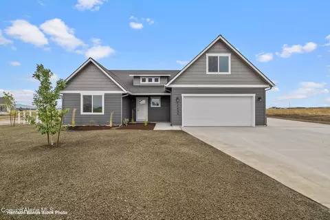 6872 W Constantine Ln, Rathdrum, ID 83858