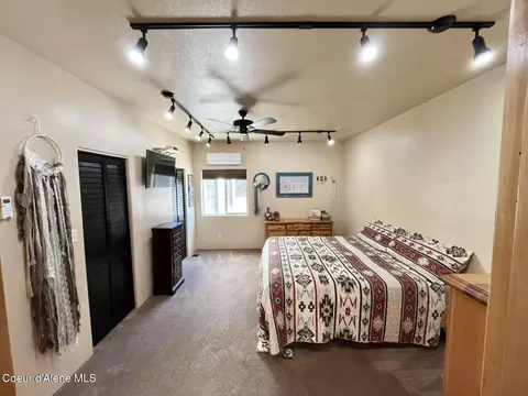 Bedroom - 9660 E Highway 54, Athol, ID 83801 photo 3 of 7