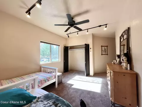 Bedroom - 9660 E Highway 54, Athol, ID 83801 photo 2 of 7