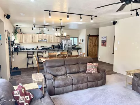 Living - 9660 E Highway 54, Athol, ID 83801 photo 2 of 3