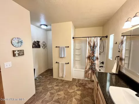 Bath - 9660 E Highway 54, Athol, ID 83801 photo 3 of 3