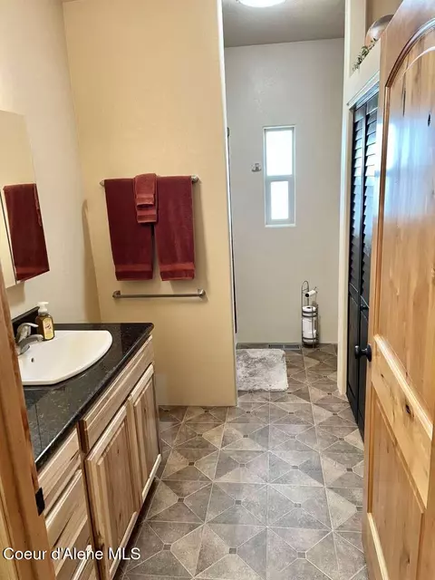 Bath - 9660 E Highway 54, Athol, ID 83801 photo 1 of 3