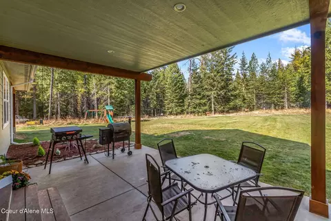 Exterior - 344 Duffy Ln, Sagle, ID 83860 photo 4 of 17