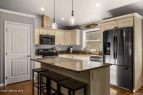 Kitchen - 344 Duffy Ln, Sagle, ID 83860 photo 1 of 4