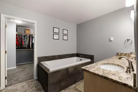 Bath - 344 Duffy Ln, Sagle, ID 83860 photo 1 of 4