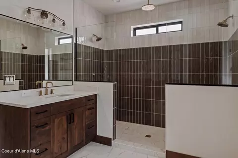Bath - 2 Ellington Ct, Athol, ID 83801 photo 2 of 10