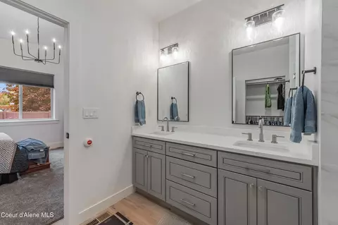 Bath - 13958 N Rainier Loop, Rathdrum, ID 83858 photo 2 of 3