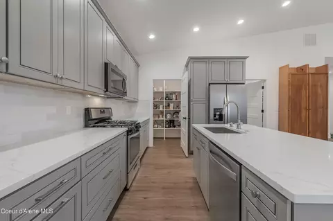 Kitchen - 13958 N Rainier Loop, Rathdrum, ID 83858 photo 3 of 5