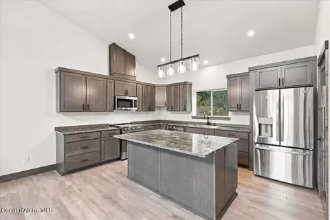 Kitchen - 1303 Pellens Rd, Pinehurst, ID 83850 photo 1 of 3