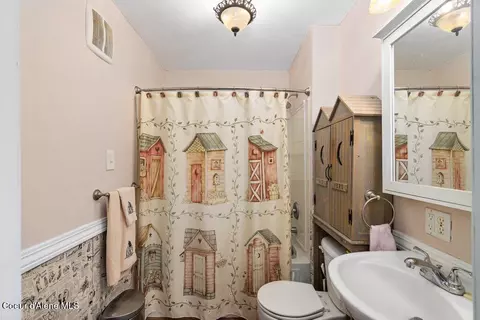 Bath - 1179 Cooper St, Plummer, ID 83851 photo 2 of 2