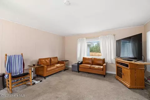 Living - 1179 Cooper St, Plummer, ID 83851 photo 2 of 2