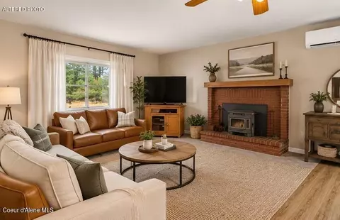 Living - 1179 Cooper St, Plummer, ID 83851 photo 1 of 2