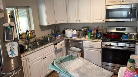 Kitchen - 918 N Ella Ave, Sandpoint, ID 83864 photo 2 of 2