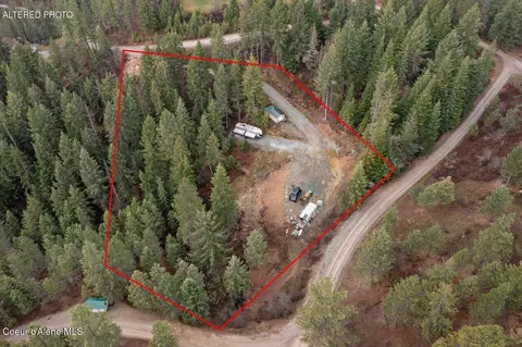 754 Paradise Ln, Pinehurst, ID 83850