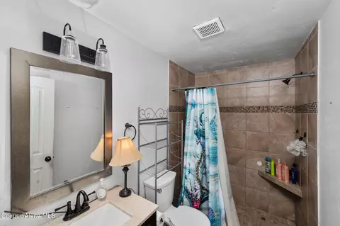 Bath - 314 E Jensen Dr, Hayden, ID 83835 photo 1 of 2