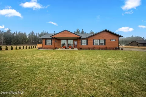 86 Nuthatch Ln, Moyie Springs, ID 83845