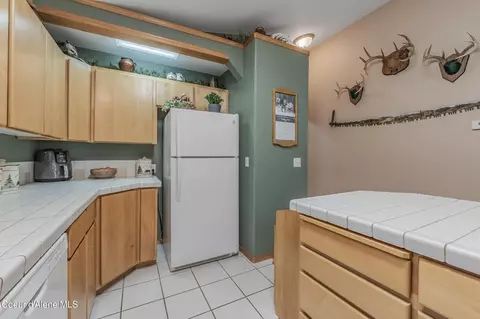 Kitchen - 251 E Park Ave, Harrison, ID 83833 photo 3 of 4