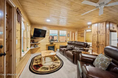 Living - 109 E Kamloop Ave, Bayview, ID 83803 photo 2 of 3