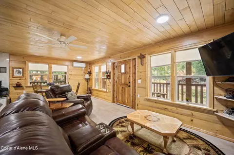 Living - 109 E Kamloop Ave, Bayview, ID 83803 photo 1 of 3