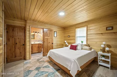 Bedroom - 109 E Kamloop Ave, Bayview, ID 83803 photo 1 of 2