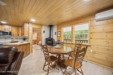 Dining - 109 E Kamloop Ave, Bayview, ID 83803 photo 1 of 2