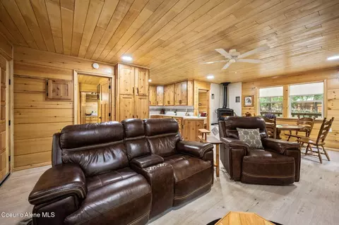Living - 109 E Kamloop Ave, Bayview, ID 83803 photo 3 of 3