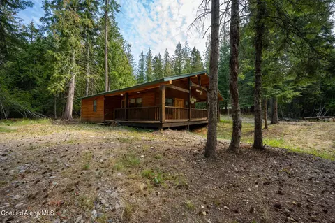 Exterior - 109 E Kamloop Ave, Bayview, ID 83803 photo 4 of 6