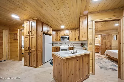 Kitchen - 109 E Kamloop Ave, Bayview, ID 83803 photo 1 of 3