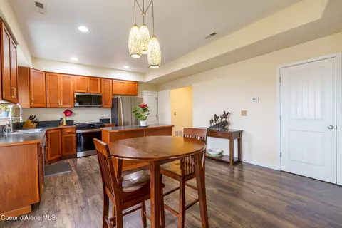 Kitchen - 3804 E Bogie Dr, Post Falls, ID 83854 photo 2 of 5