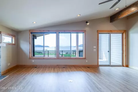 52 Palouse Dr #B10, Nordman, ID 83848