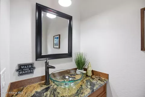 Bath - 11644 E Sims Ln, Athol, ID 83801 photo 1 of 4