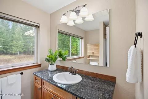Bath - 11644 E Sims Ln, Athol, ID 83801 photo 3 of 4