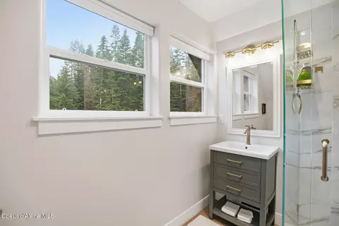 Bath - 11644 E Sims Ln, Athol, ID 83801 photo 4 of 4