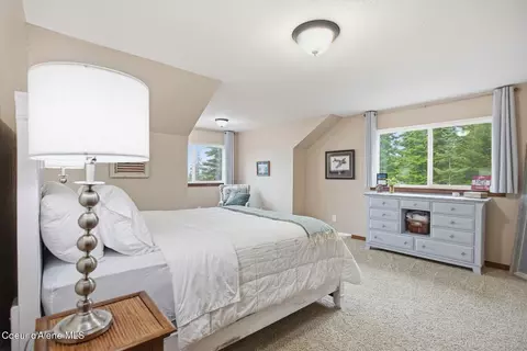 Bedroom - 11644 E Sims Ln, Athol, ID 83801 photo 3 of 8
