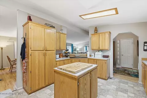 Kitchen - 92 E Walrose Loop, Hayden, ID 83835 photo 4 of 6