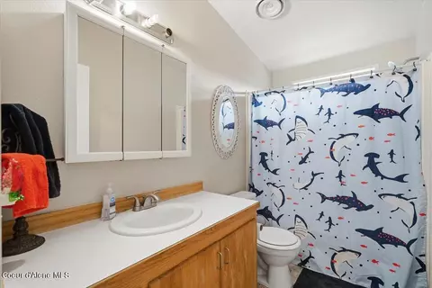 Bath - 92 E Walrose Loop, Hayden, ID 83835 photo 3 of 3