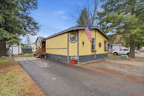 92 E Walrose Loop, Hayden, ID 83835