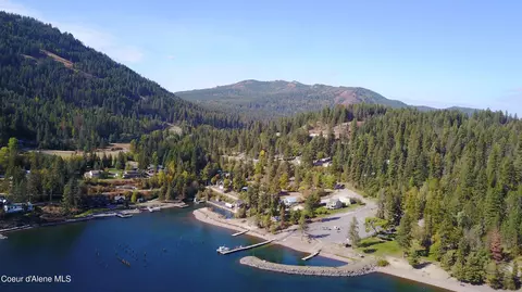 31 Midlake Drive, Sagle, ID 83860