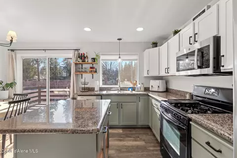 Kitchen - 5079 E Portside Ct, Post Falls, ID 83854 photo 4 of 4