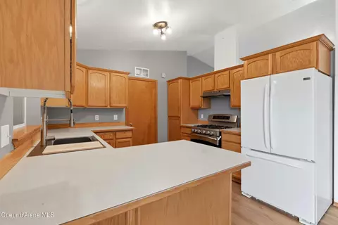 Kitchen - 1255 E Stetson Ave, Post Falls, ID 83854 photo 3 of 3