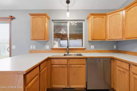 Kitchen - 1255 E Stetson Ave, Post Falls, ID 83854 photo 2 of 3