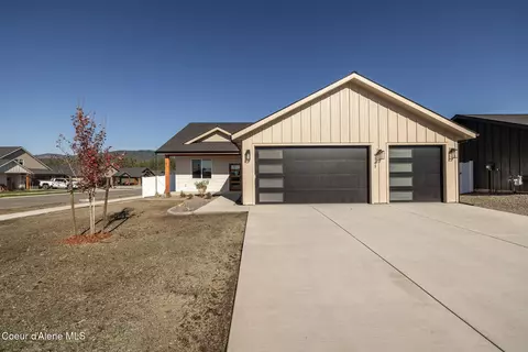 9141 W Cultivator Ave, Rathdrum, ID 83858